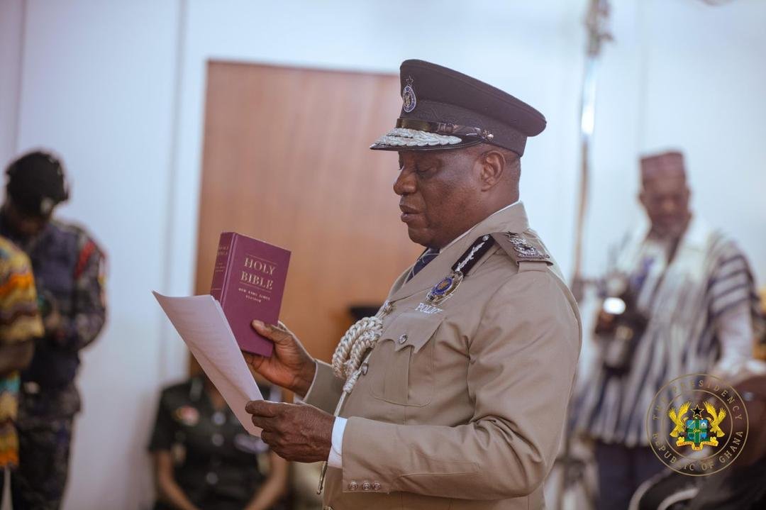 Photos from the swearing-in of the new IGP, COP Yohuno