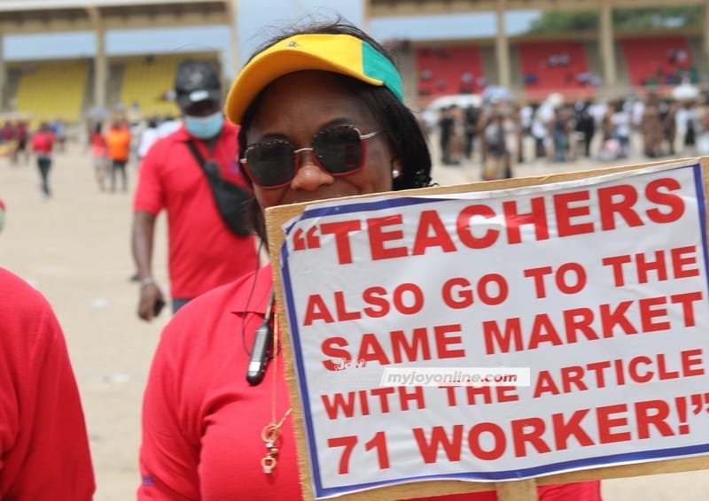 [PHOTOS] President Mahama applauds workers on May Day