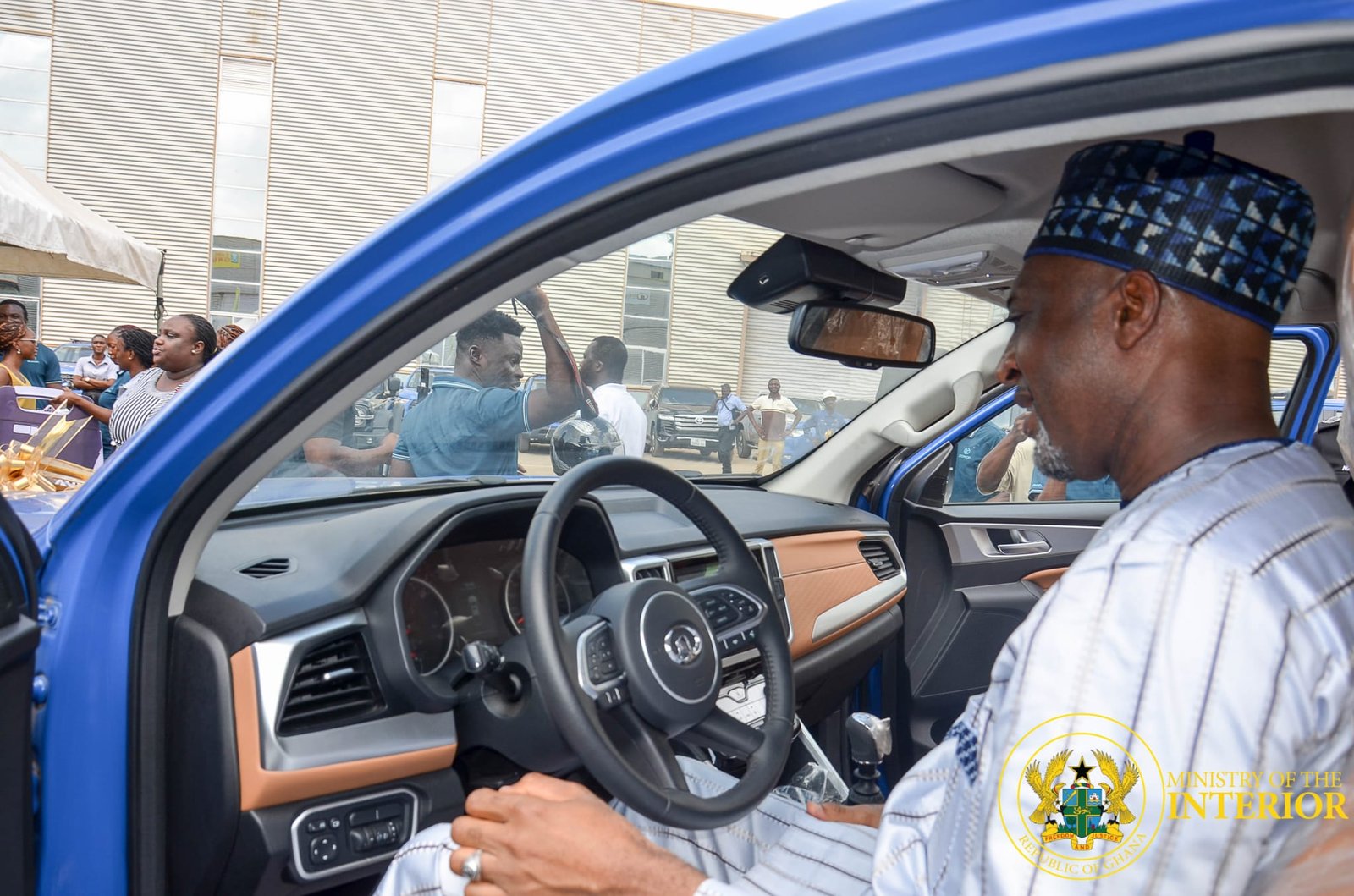 Interior Minister presents 60 pickups, 20 motorbikes to police for 24-hour economy security