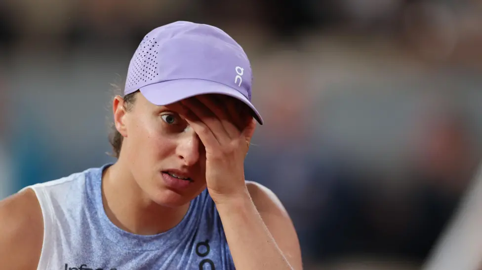 Sabalenka takes out Swiatek to reach French Open final